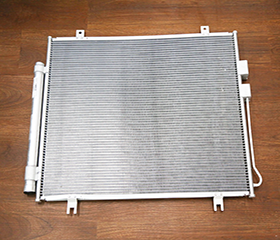 Kondensor AC Otomatis Aluminium OE 23730221 Fit Chevrolet Baojun 530 CN202S Versi Timur Tengah